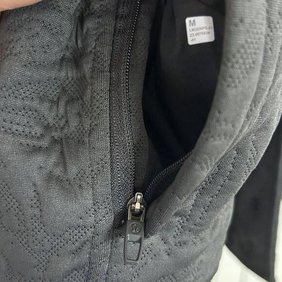 Lululemon Men’s Rare Packable Dark Gray Jacquard Knit Bomber Jacket - M - EUC - Picture 10 of 14